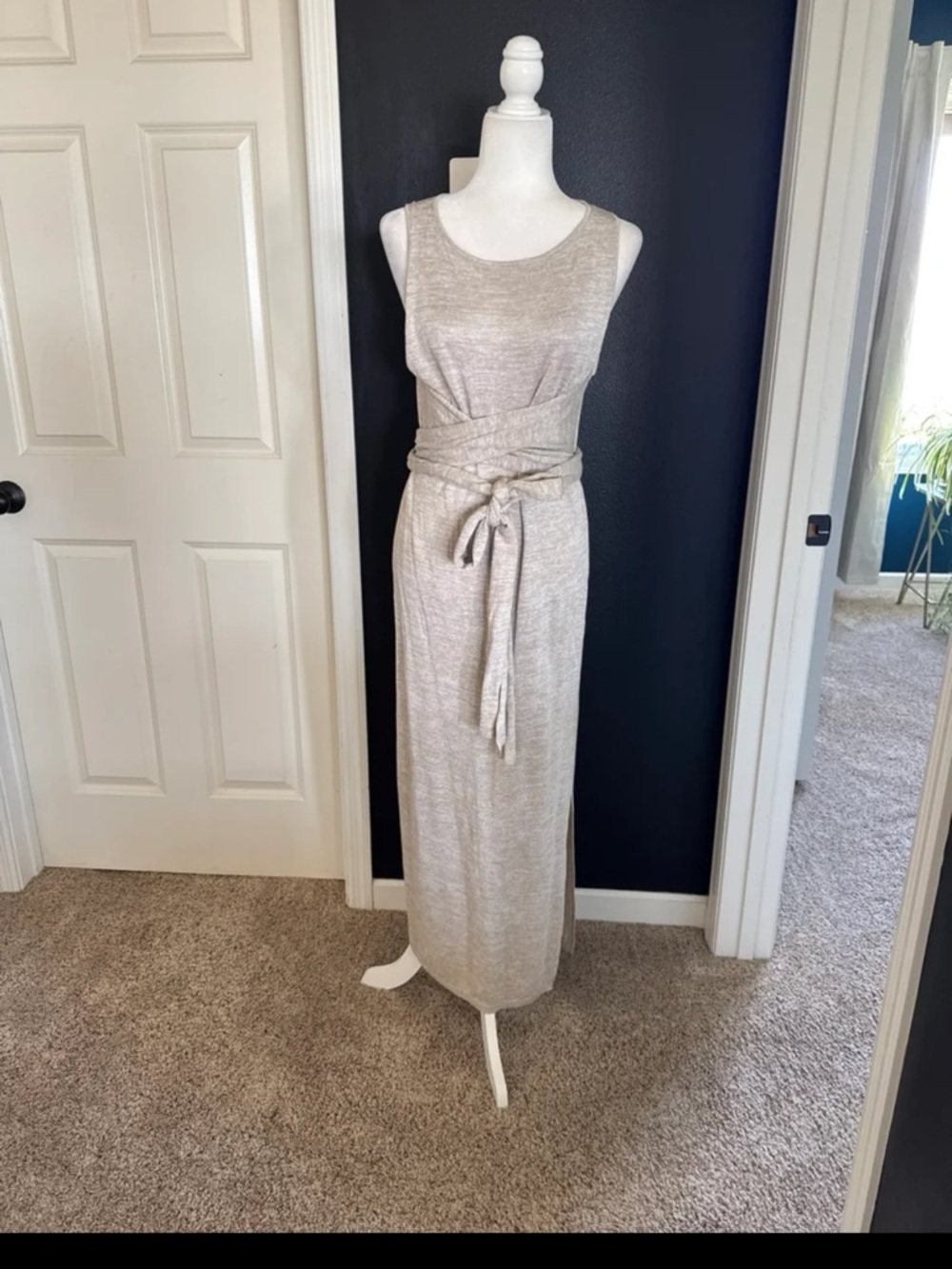 Theory Linen Blend Dantine Sag Harbor Tie Waist Wrap Midi Dress Oatmeal 
Medium - Picture 9 of 14